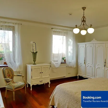 Old Town Gate Apartment Vilnius
