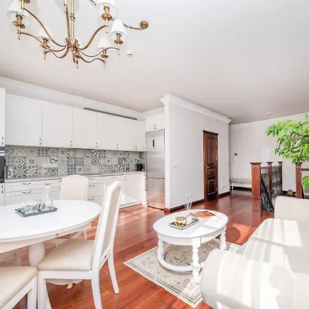 Old Town Gate Apartment *